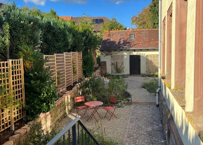 Grosse Pause Altes Schulhaus * 슈바이겐레크텐바크