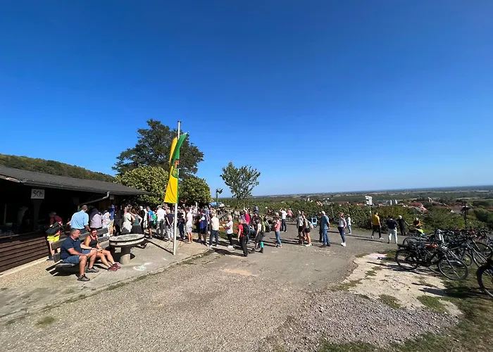 Grosse Pause Altes Schulhaus 슈바이겐레크텐바크